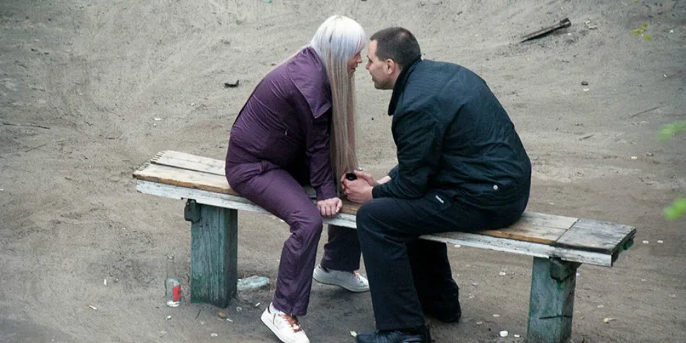 Fotografisao je 10 godina klupicu u kraju