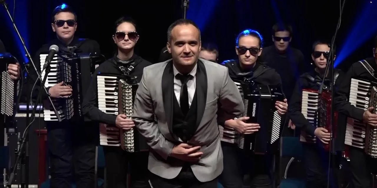 Harmonikaši obradili Majkla Džeksona