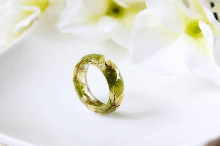 Prsten sa pravim cvetom
