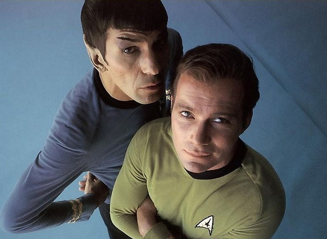Lenard Nimoj i Vilijam Šatner kao Spok i kapetan Kirk iz originalnih „Zvezdanih staza" (foto 52dazhew.com)