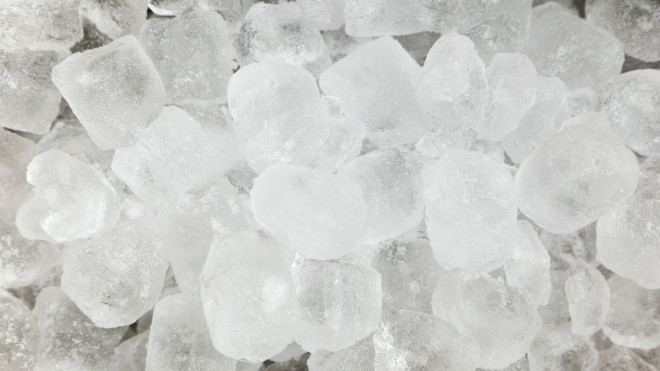 Led se obično pravi od vode iz česme koja može da sadrži mikroorganizme loše po nečiji stomak