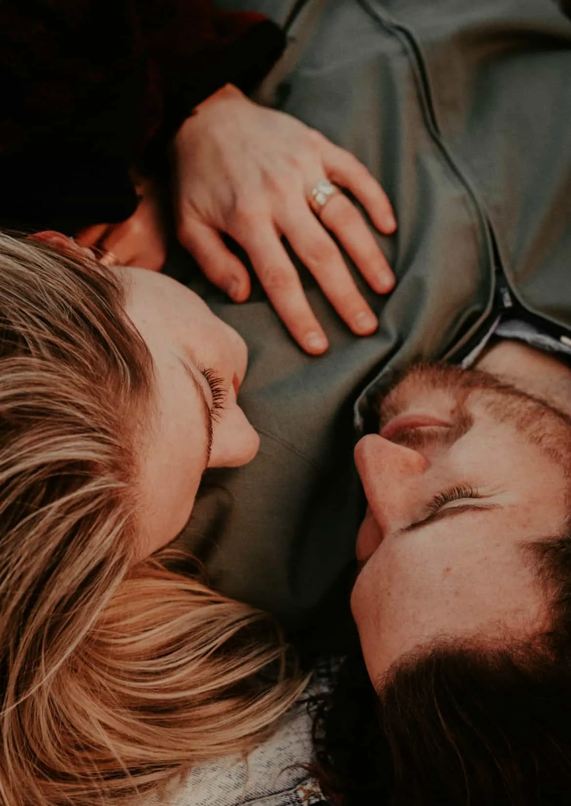 9 pokazatelja da je muškarac zaljubljen u vas