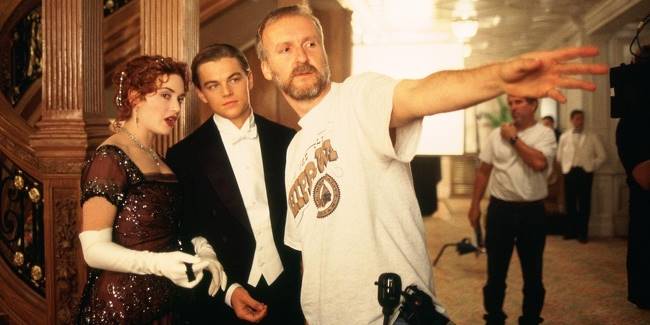 Titanic (1997) Behind the scenes photo of Leonardo DiCaprio, Kate Winslet & James Cameron *Filmstill - Editorial Use Only* CAP/KFS Image supplied by Capital Pictures