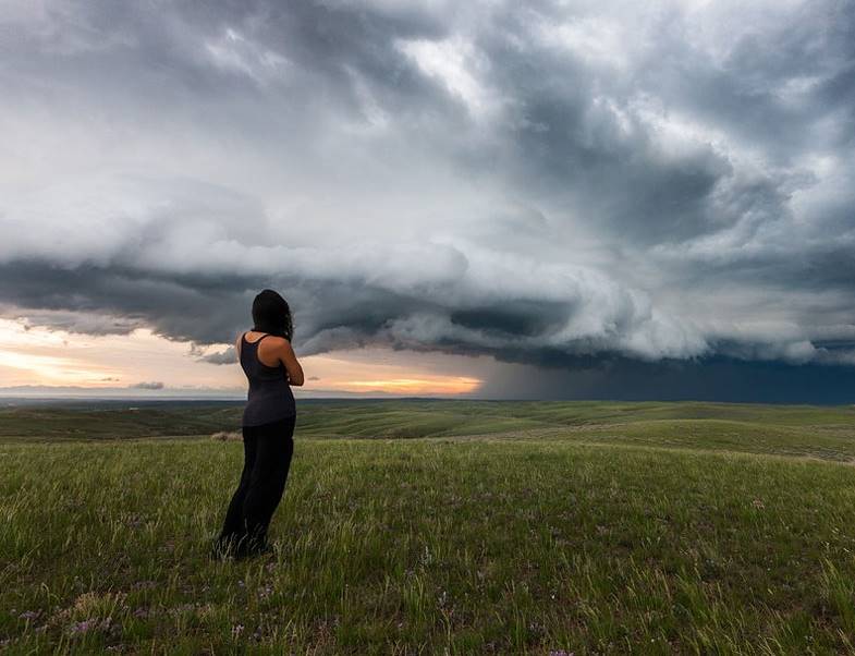 Ovaj fotograf je slikao svoju ženu ispred epskih oluja