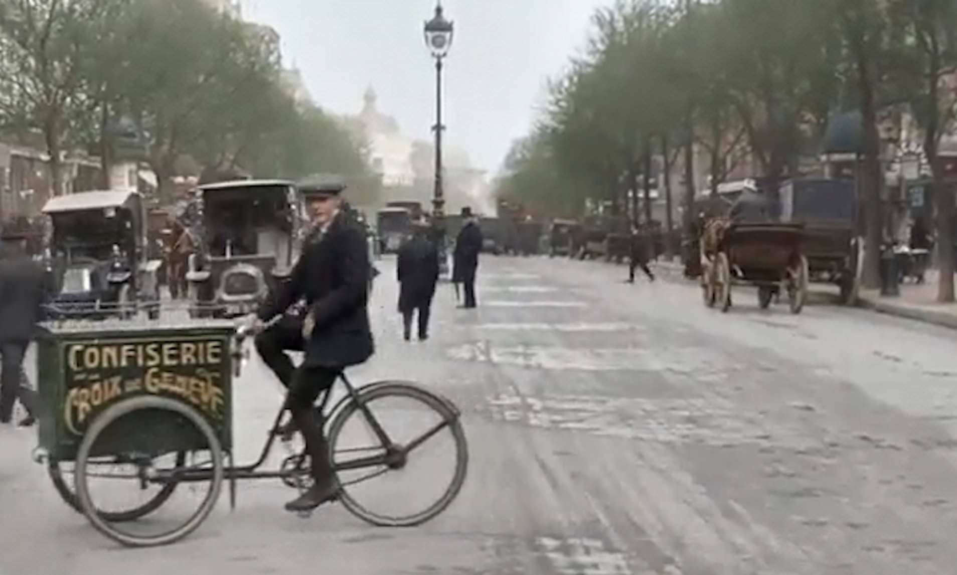 Ovaj fascinantni video će vas vratiti u Pariz s početka 20. veka