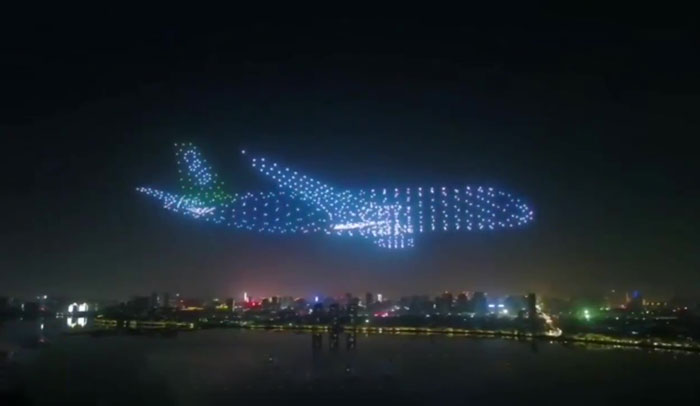 Spektakularni performans: Dronovi su oformili avion na aeromitingu u Kini