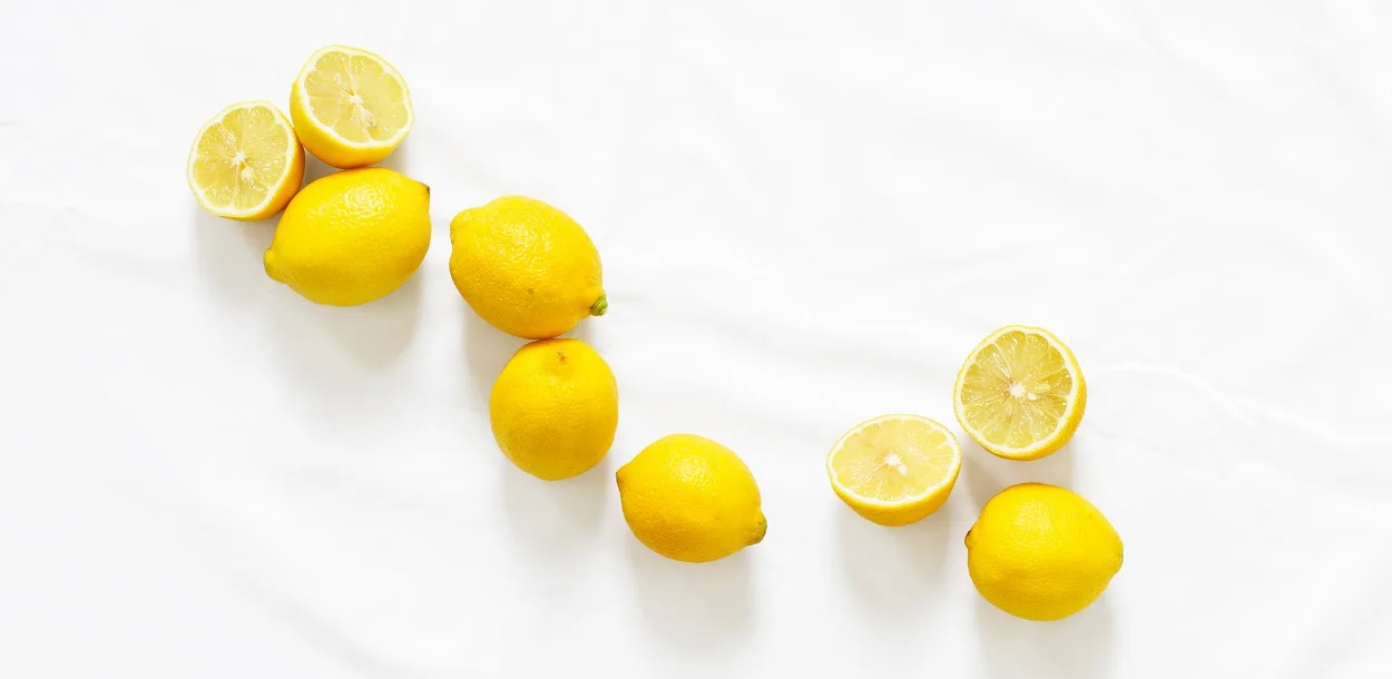 Kako da nacedite limun bez sečenja na pola?