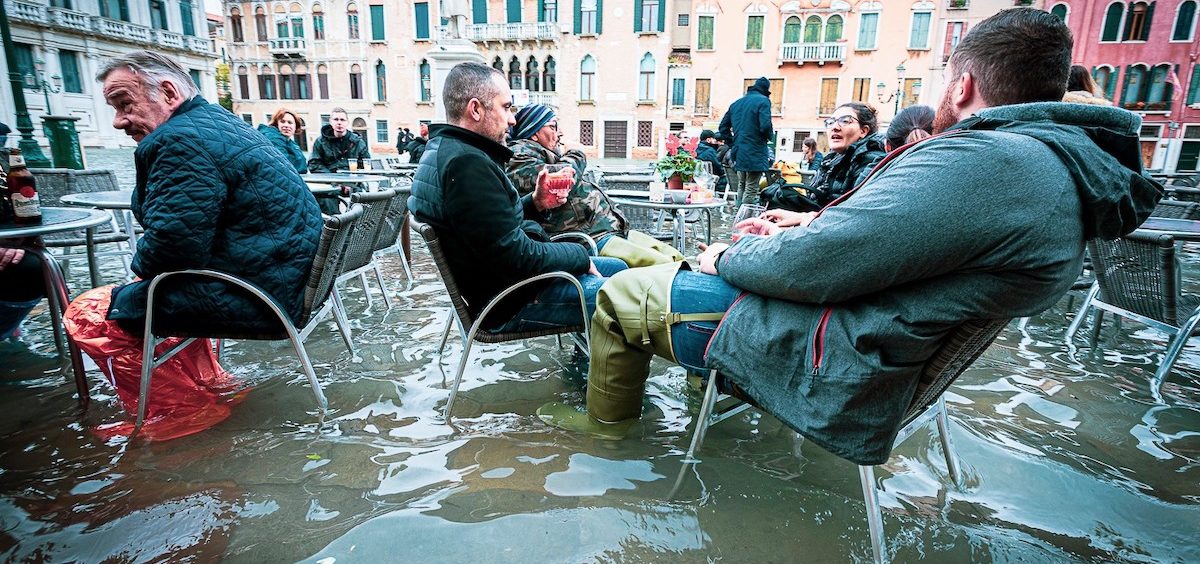 Scene iz poplavljene Venecije na neverovatnim fotografijama