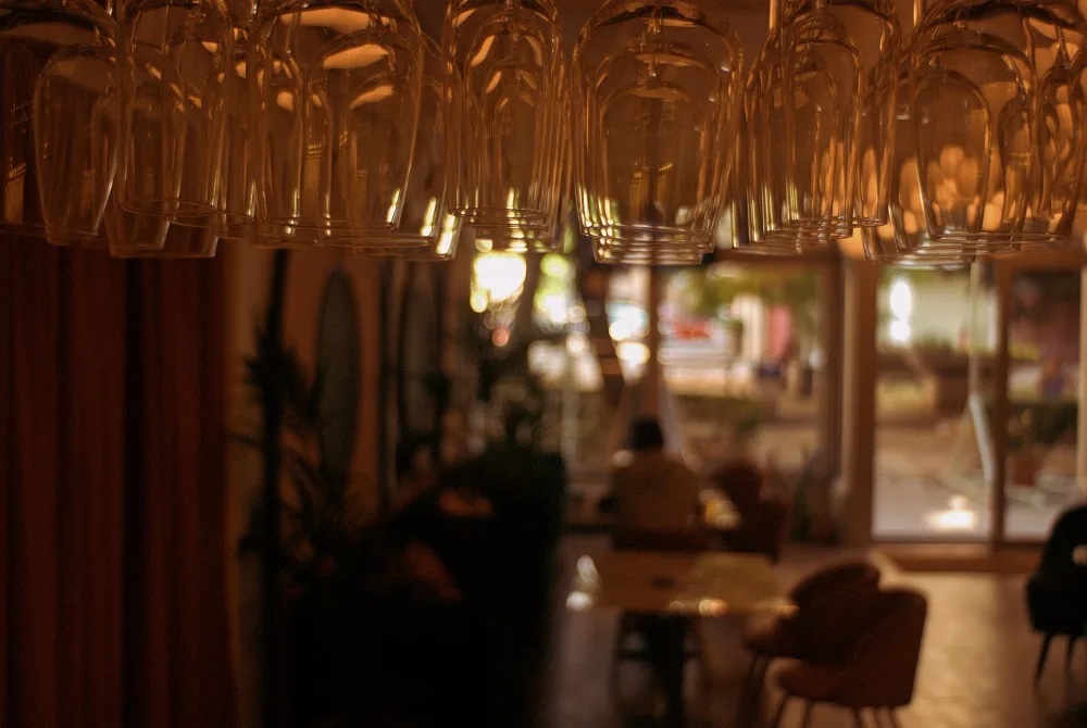 Tapet Caffe: Pažljiv odabir pića i inspirativni enterijer