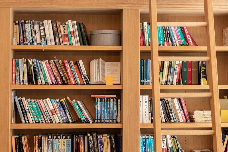 Kako da organizujete knjige na policama