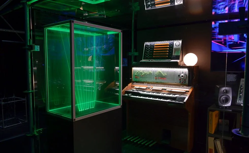 Izložba posvećena elektronskoj muzici – od Kraftwerk-a do Chemical Brothers-a