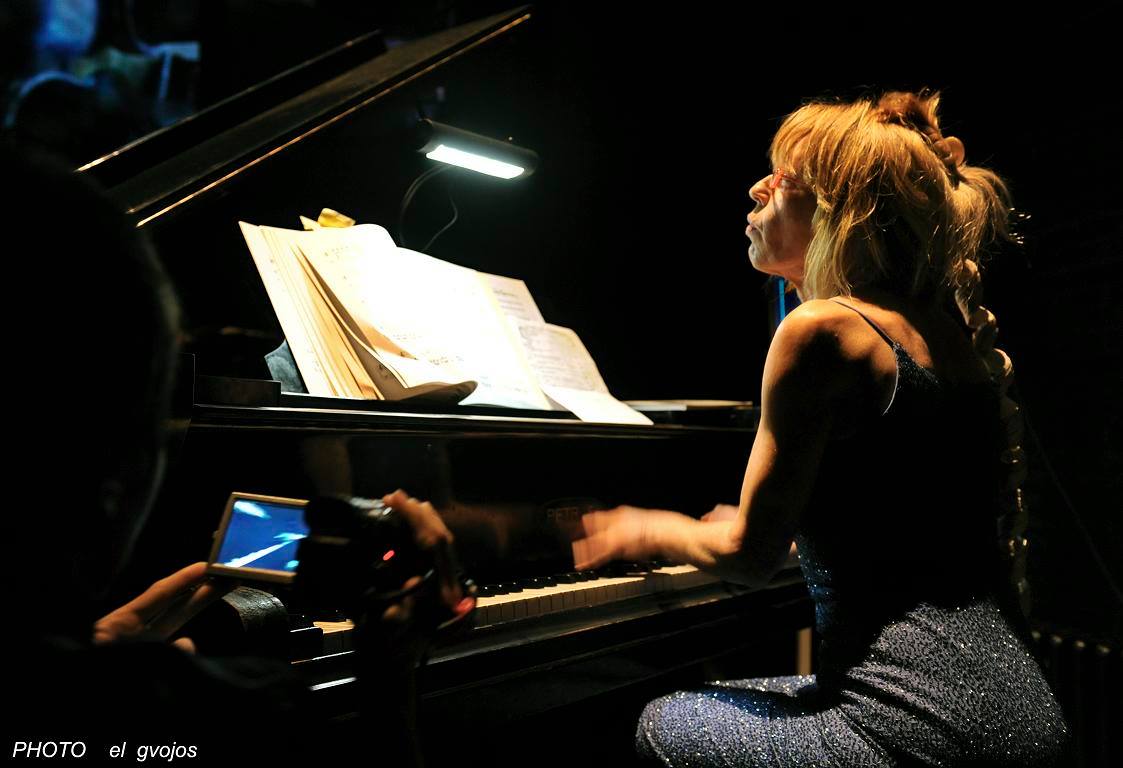 Pijanistkinja Nada Kolundžija nastupa u Guarneriusu