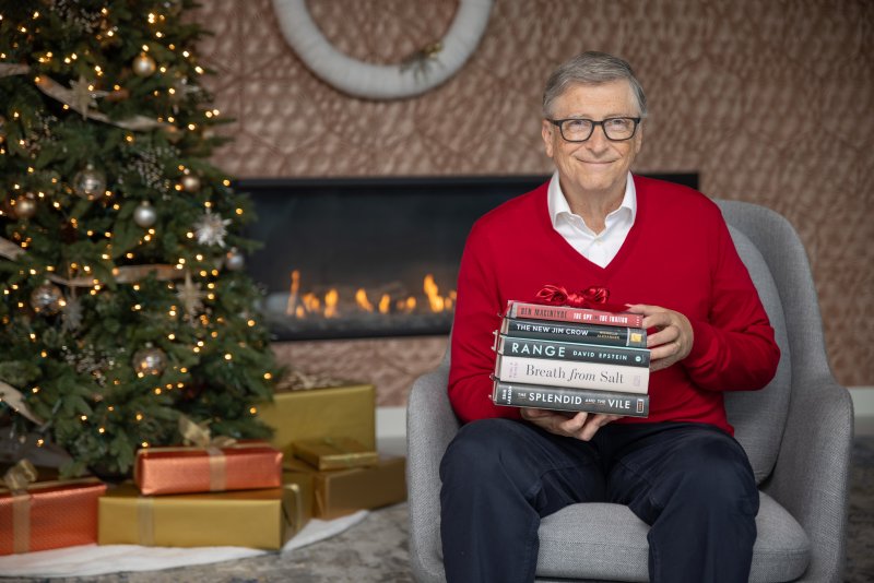 Bil Gejts preporučuje ovih 5 knjiga za čitanje tokom novogodišnjih praznika