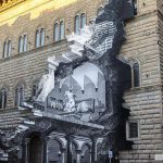 Na fasadi palate u Firenci postavljena je fascinantna umetnička instalacija