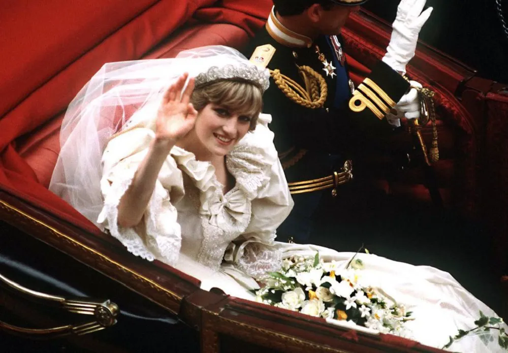 Venčanica princeze Dajane na izložbi u Kensingtonskoj palati