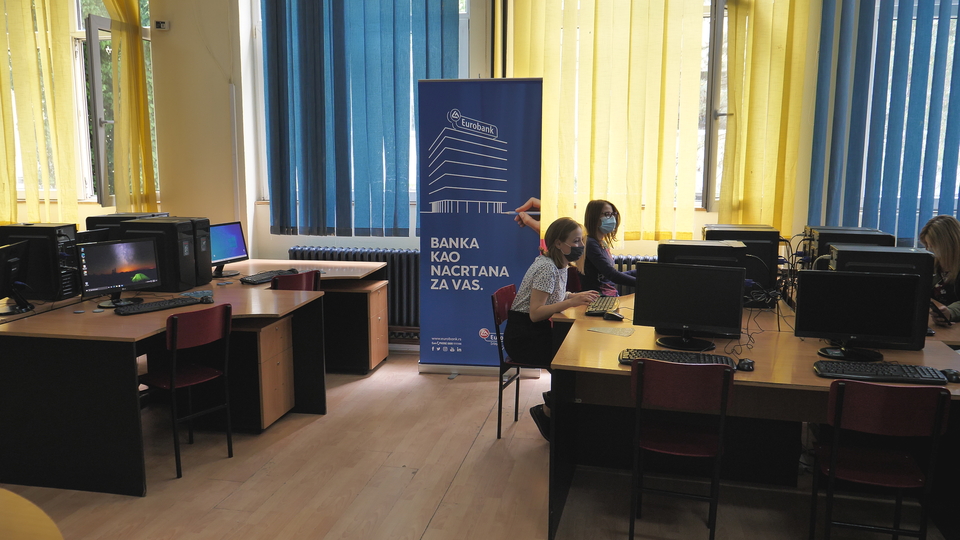 Eurobank obezbedila nove računare Ekonomskoj-trgovinskoj školi „Jovan Trajković” u Zrenjaninu