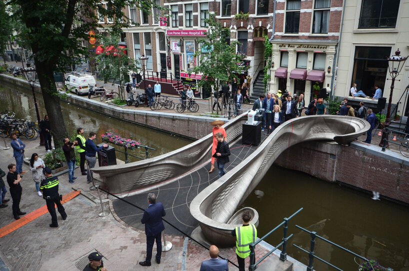 U Amsterdamu je postavljen prvi most na svetu napravljen uz pomoć 3D štampača