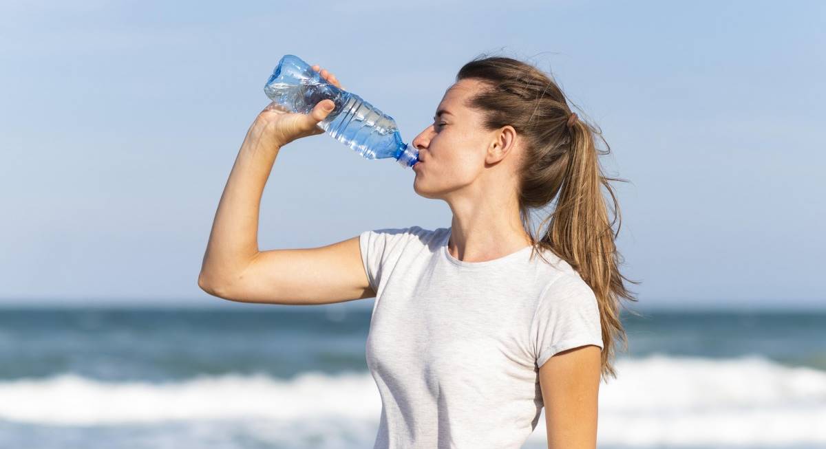 Nova studija otkrila da je flaširana voda znatno štetnija po životnu sredinu od obične iz česme