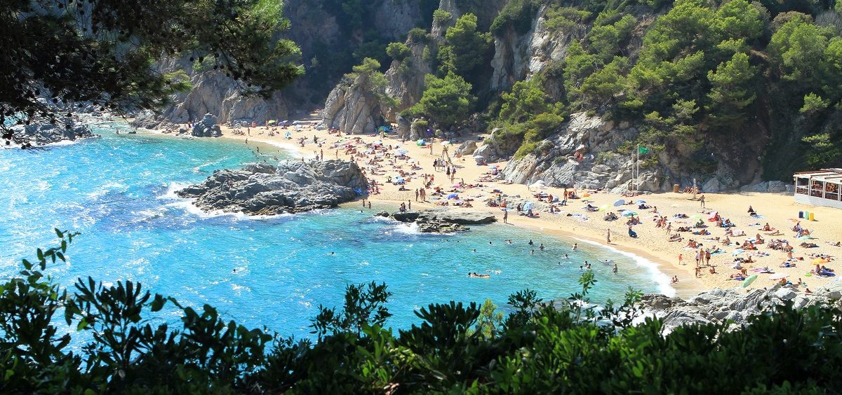 Španija zabranila pušenje na svojim plažama