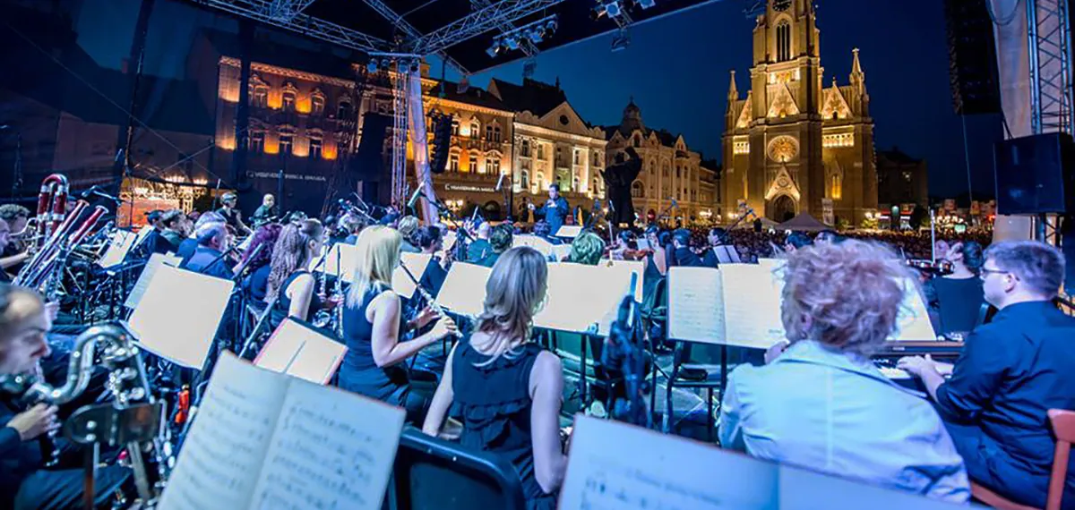 Spektakl na otvorenom – „Karmina Burana“ na Trgu Republike u Beogradu sa 400 učesnika - ODLOŽENO