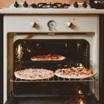 Zašto uključujemo rernu prvo na 180°C? Odgovor je u hemiji