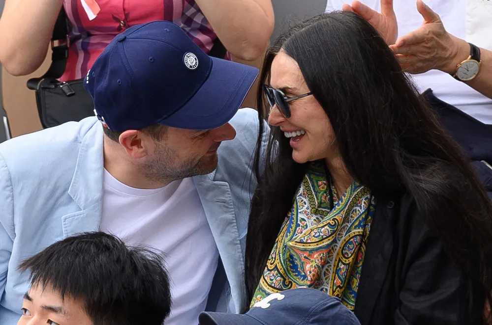Demi Mur novom fotografijom potvrđuje da ljubav čini čuda