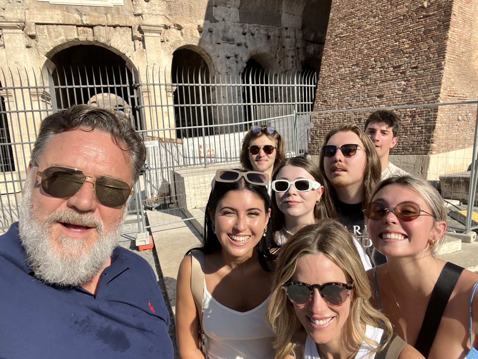 Rasel Krou je posetio Rim i jednim potezom razbesneo svakog prosečnog, neprivilegovanog turistu