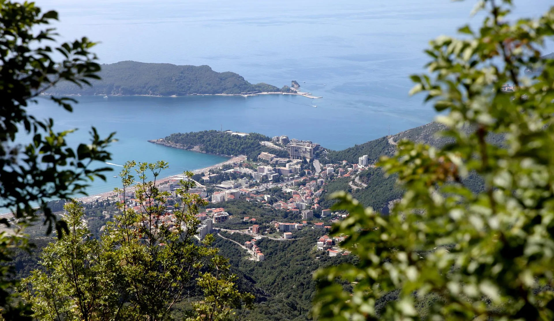 Slobodan je dobio koronu na moru; otkrio nam je koliko koštaju usluge Doma zdravlja u Budvi