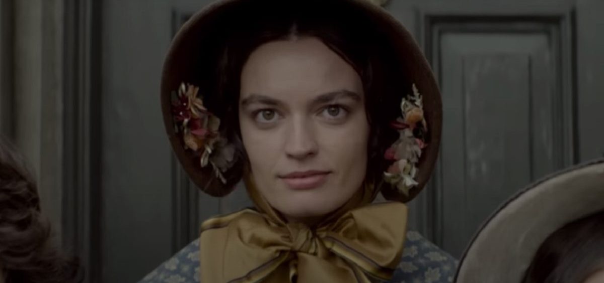 Zvezda serije „Seksualno obrazovanje“ Ema Meki briljira kao Emili Bronte u istoimenom biografskom ostvarenju