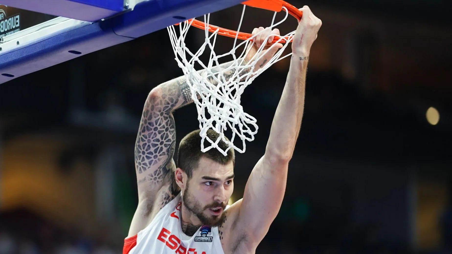 Sendlerov štićenik iz filma „Hustle" „kida" i u stvarnom životu i vodio je Španiju do zlata