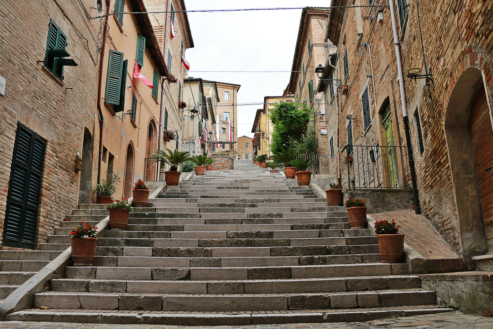 Da li ste čuli za Korinaldo, italijansko mesto u kome ljudi vrište na ulicama?