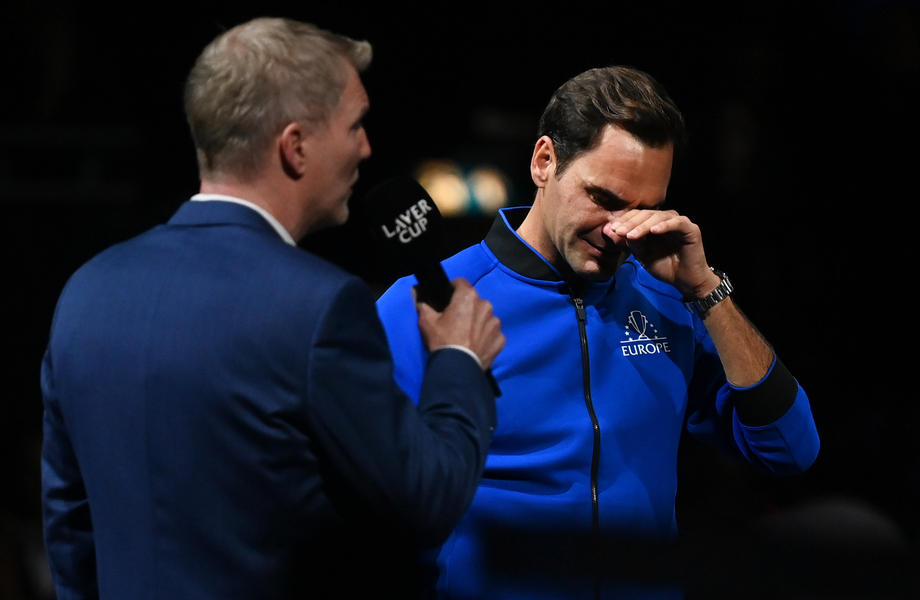 Federer je dugo plakao u zagrljaju supruge, plakala su i njihova deca