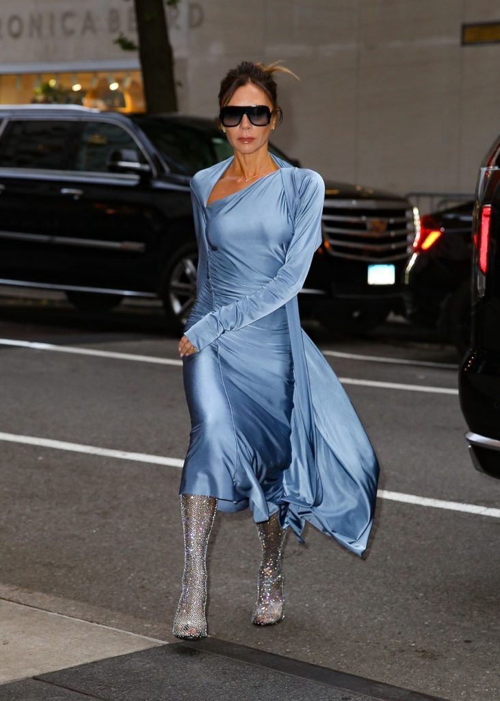 Svi pričaju o vodenoj haljini Viktorije Bekam: A još joj je dodala i cipele od kristala