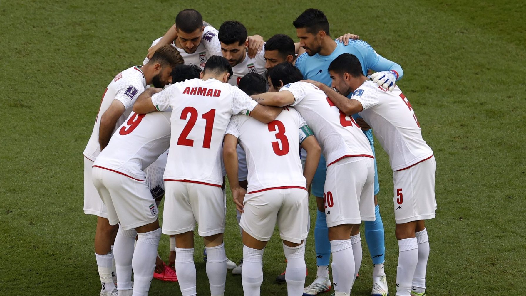 Najtužnija slika Mundijala: Iranski fudbaleri zapevali himnu i rasplakali navijače