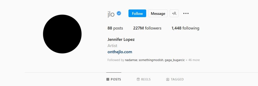 Dženifer Lopez upravo je obrisala sve postove sa Instagrama i postavila crni krug