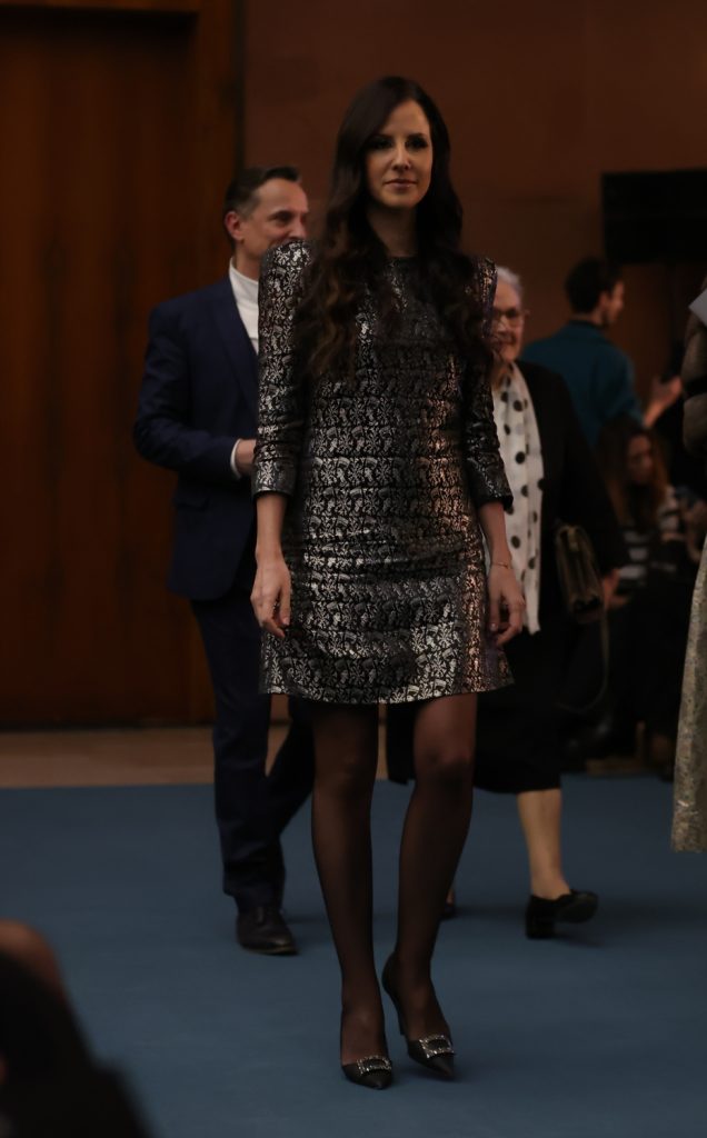 Svi detalji haljine Tamare Vučić: Platno iz Egipta ima posebnu vezu sa Jovankom Broz