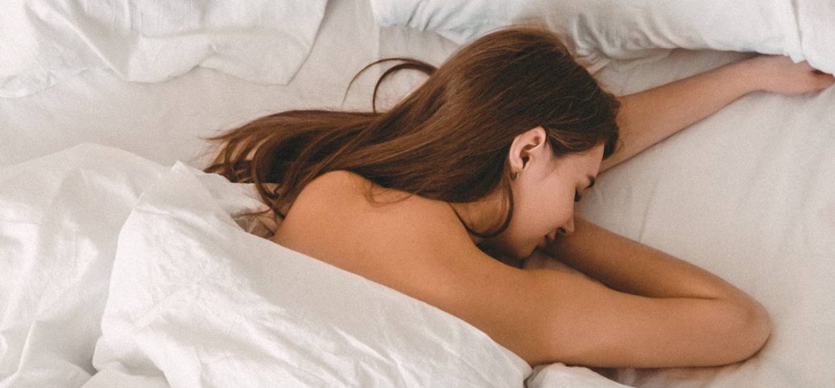 Evo zašto treba da spavate goli