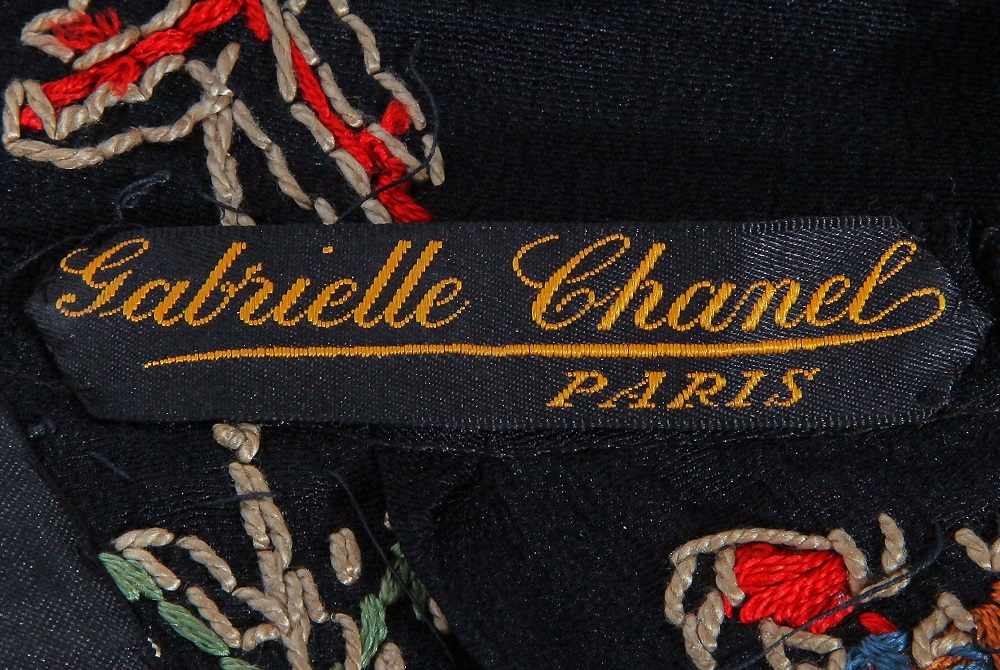 Pogledajte kako izgleda „Chanel" tunika prodata na aukciji za rekordan iznos