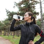 Da li je poželjno piti vodu tokom vežbanja?