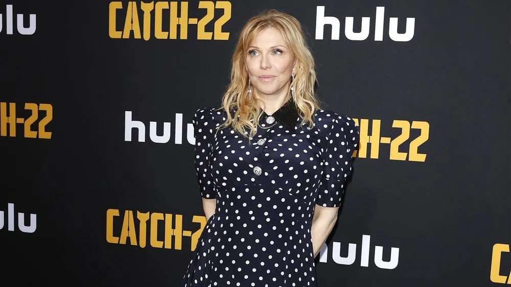 Kortni Lav kaže da ju je Bred Pit oterao iz „Borilačkog kluba" iz osvete