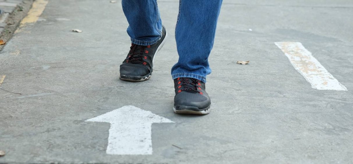 Možda zvuči suludo, ali hodanje unazad je veoma zdravo, a evo i zašto