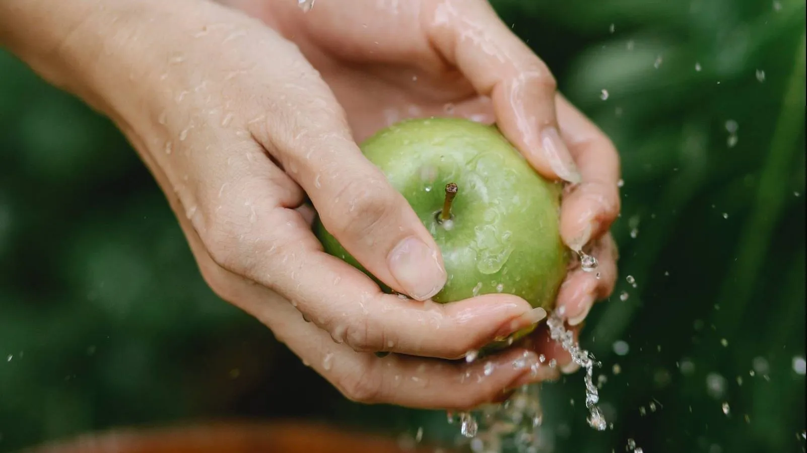 Kako pravilno oprati voće i povrće?
