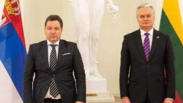 "Dugme od kog strepi cela Evropa": Ceo internet priča o sakou srpskog ambasadora u Poljskoj