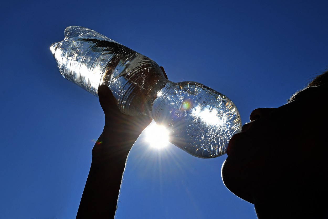 Evo koliko dugo smete da pijete vodu iz otvorene flašice