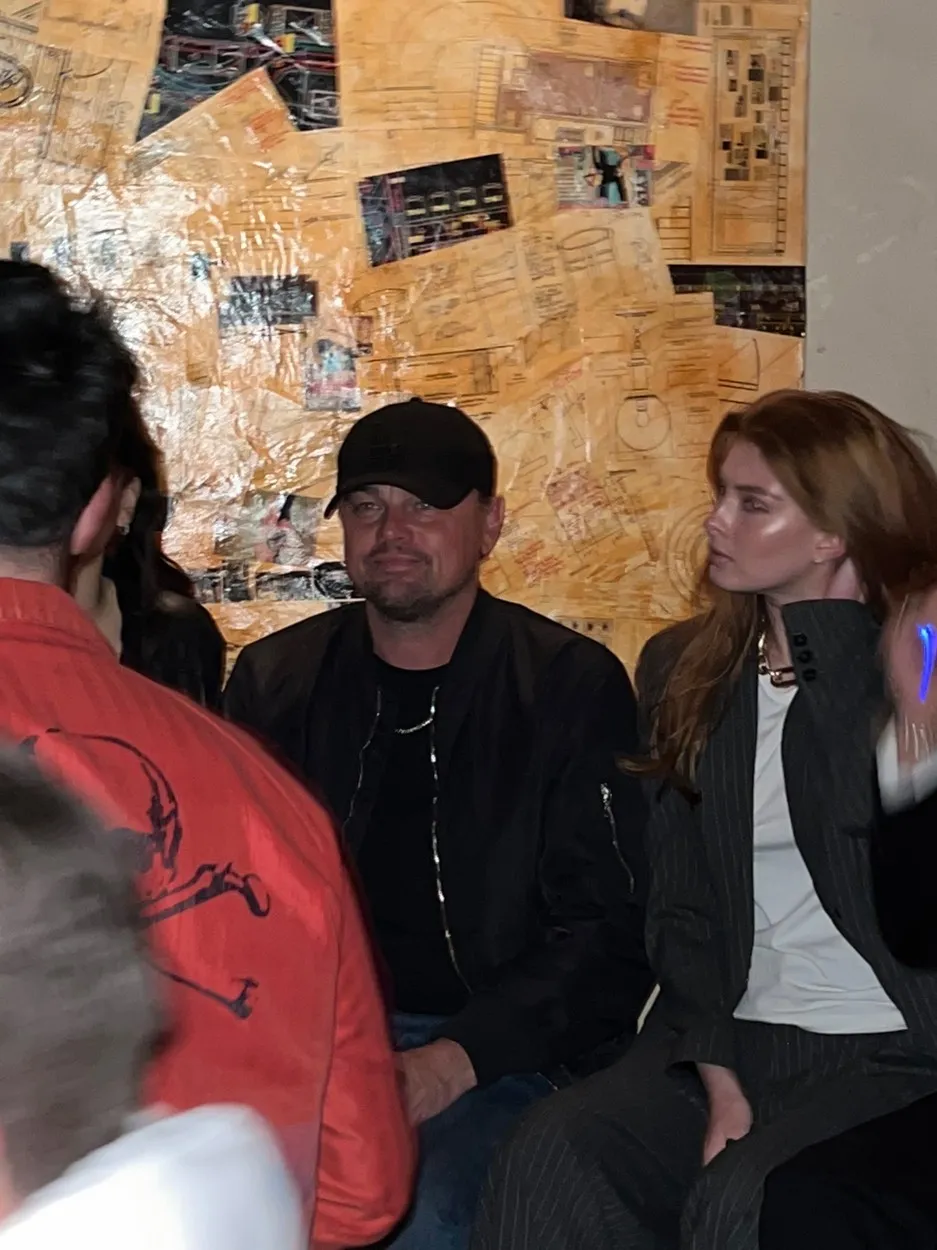 Leonardova nova devojka je tinejdžerka, 6 godina mlađa od Titanika i ovo sad postaje uznemirujuće