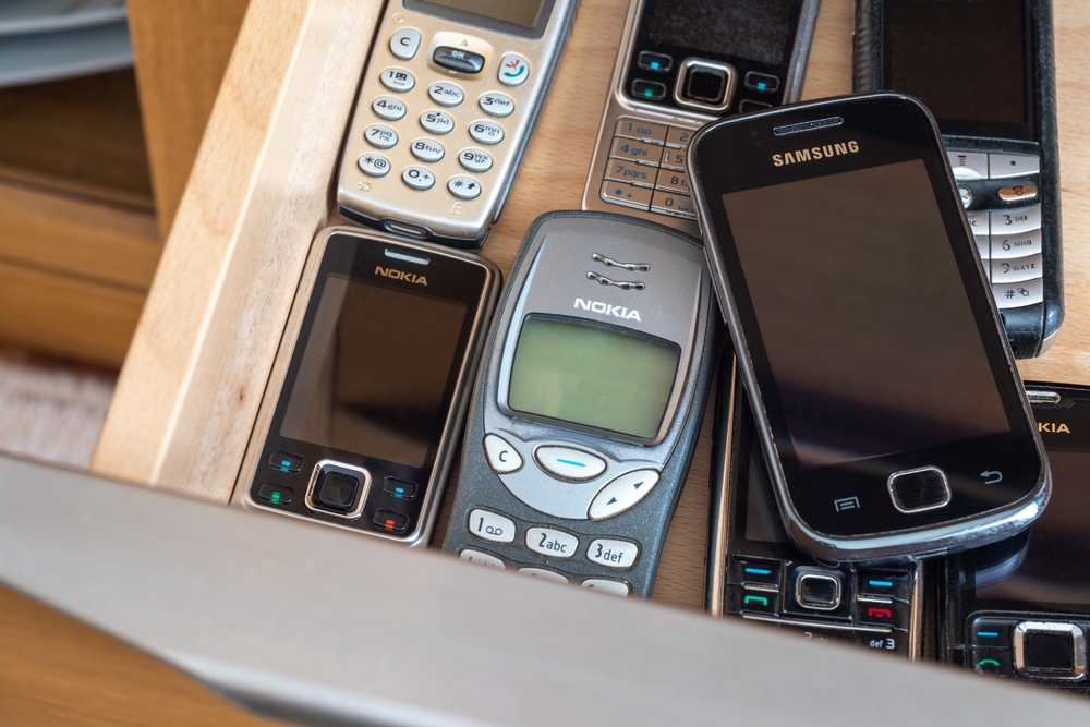 Ako u fioci imate neki od ovih starih telefona, možete da zaradite nekoliko hiljada evra