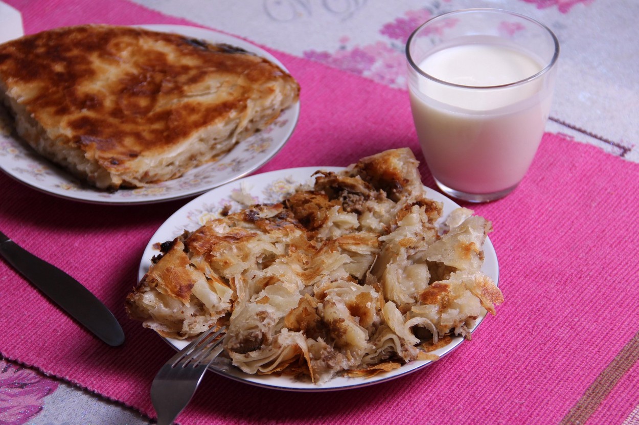 Imamo recept za pravi bosanski burek sa mesom: Savršen je