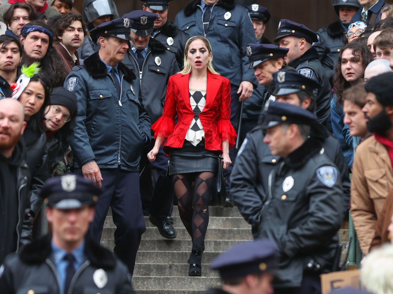 Lejdi Gaga uslikana kao Harli Kvin na setu filma „Joker: Folie à Deux"