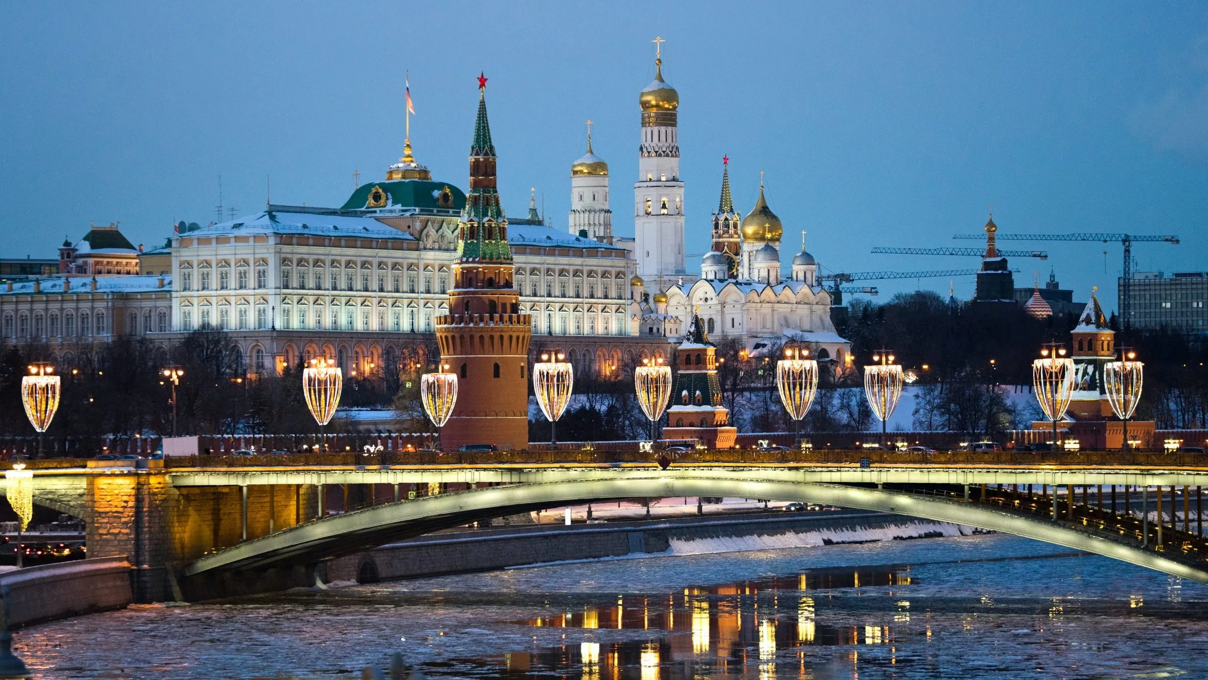 "Bankarske usluge kao iz prošlog veka, sve je sporo i lenjo": Rusi o životu u Srbiji za "Forbs"