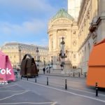 Džinovske Jacquemus torbe koje putuju ulicama Pariza je najveći modni hit koji je internet video